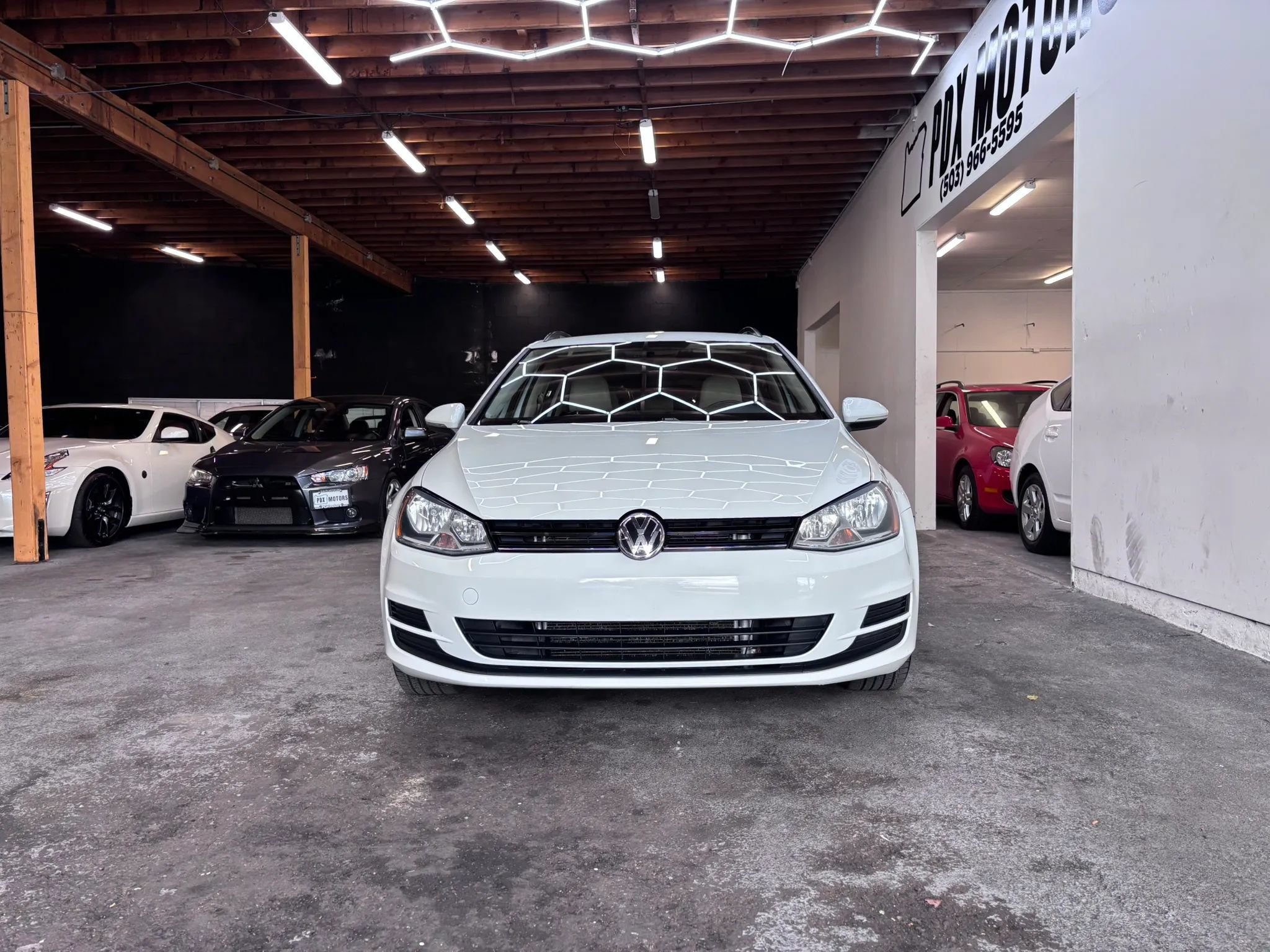 Used 2015 Volkswagen Golf TDI S FWD image 3