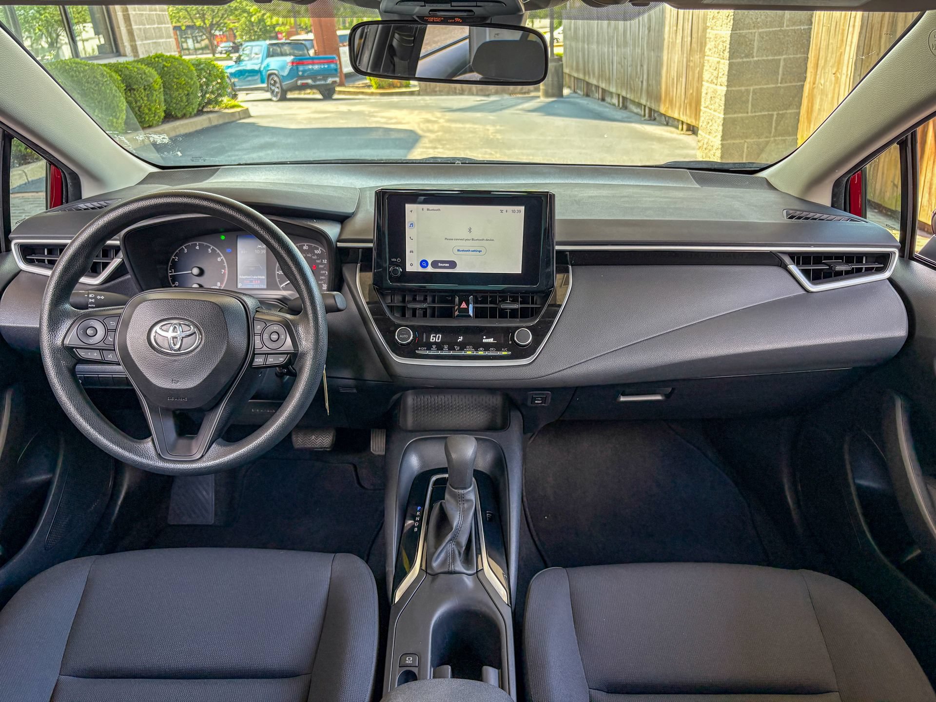 Used 2024 Toyota Corolla LE FWD image 2