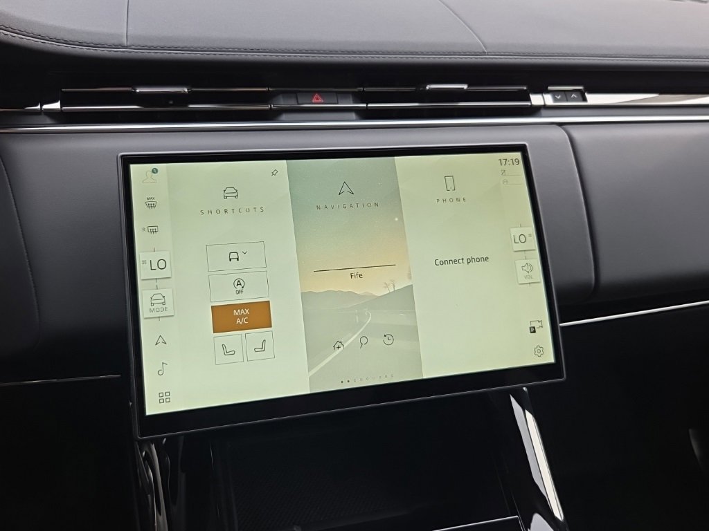 New 2025 Land Rover Range Rover Sport SE image 25