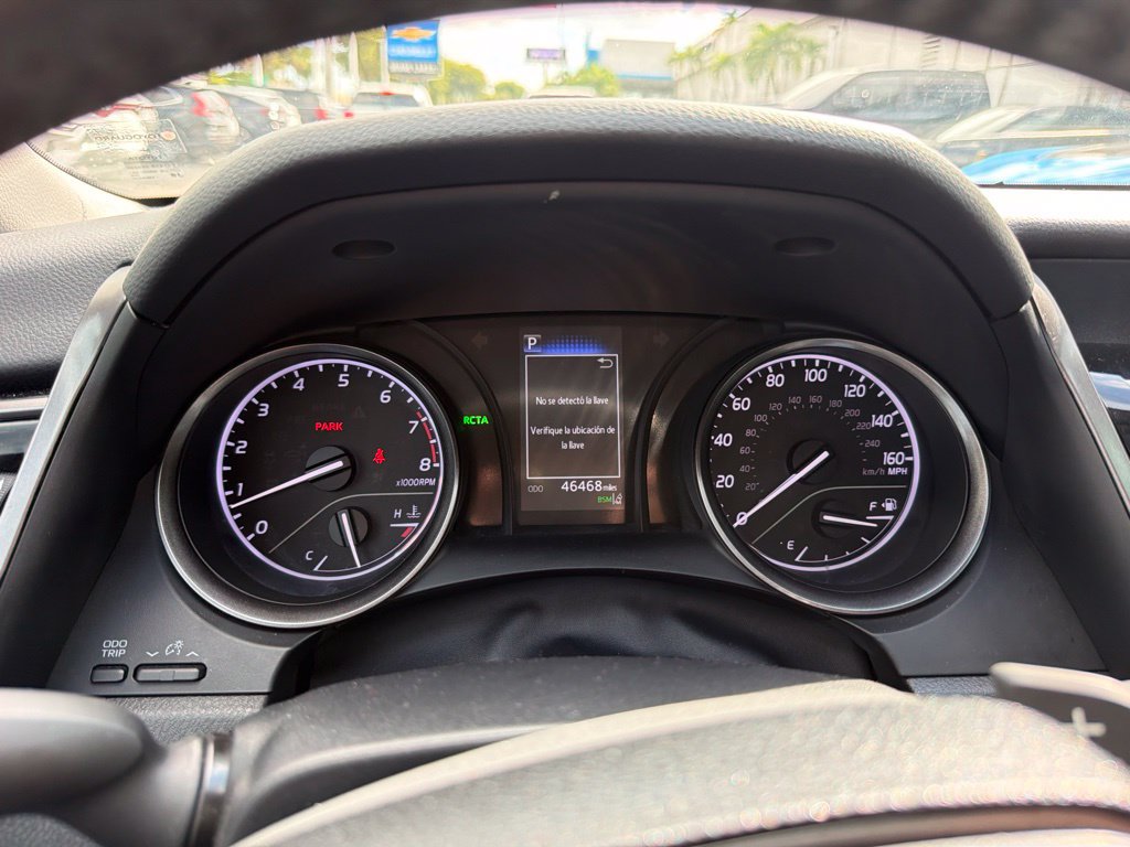 Used 2022 Toyota Camry SE w/ Convenience Package FWD image 3