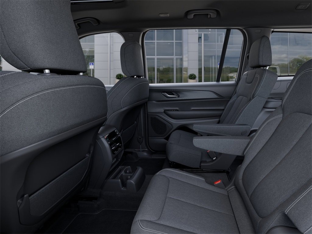 New 2025 Jeep Grand Cherokee L Laredo image 23