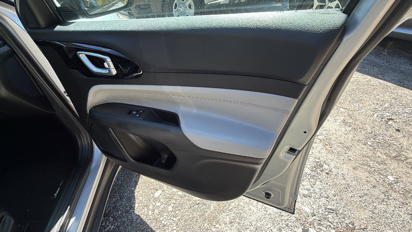 Used 2024 Jeep Compass Limited image 18