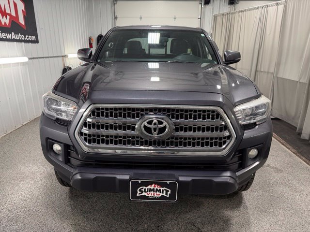 Used 2017 Toyota Tacoma TRD Off-Road w/ Tow Package AWD/4WD image 2