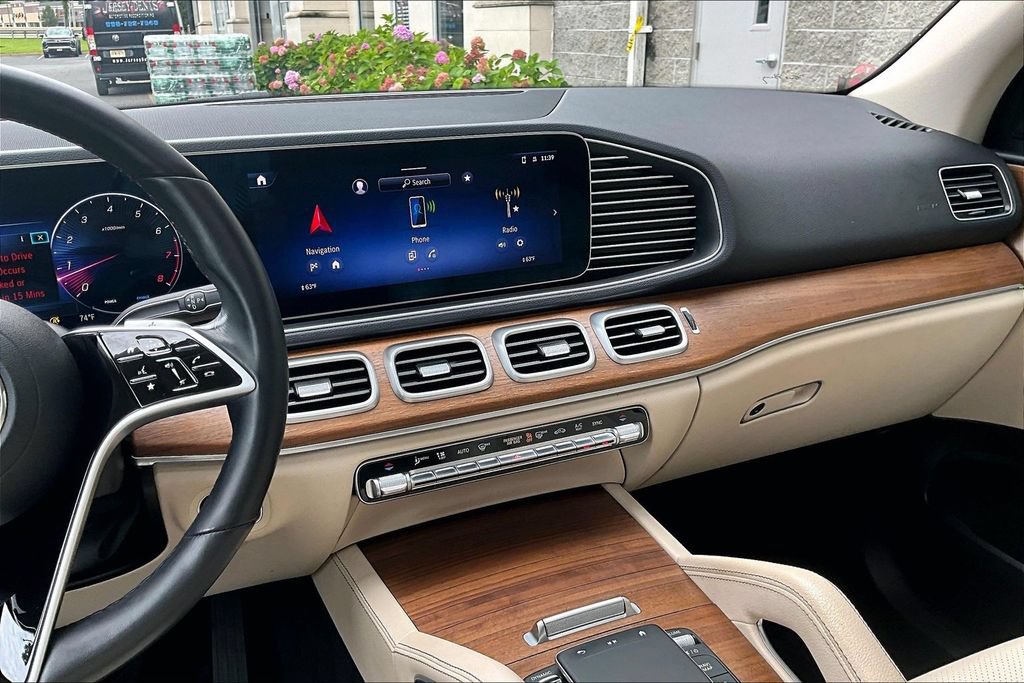 Certified 2025 Mercedes-Benz GLE 350 4MATIC image 6