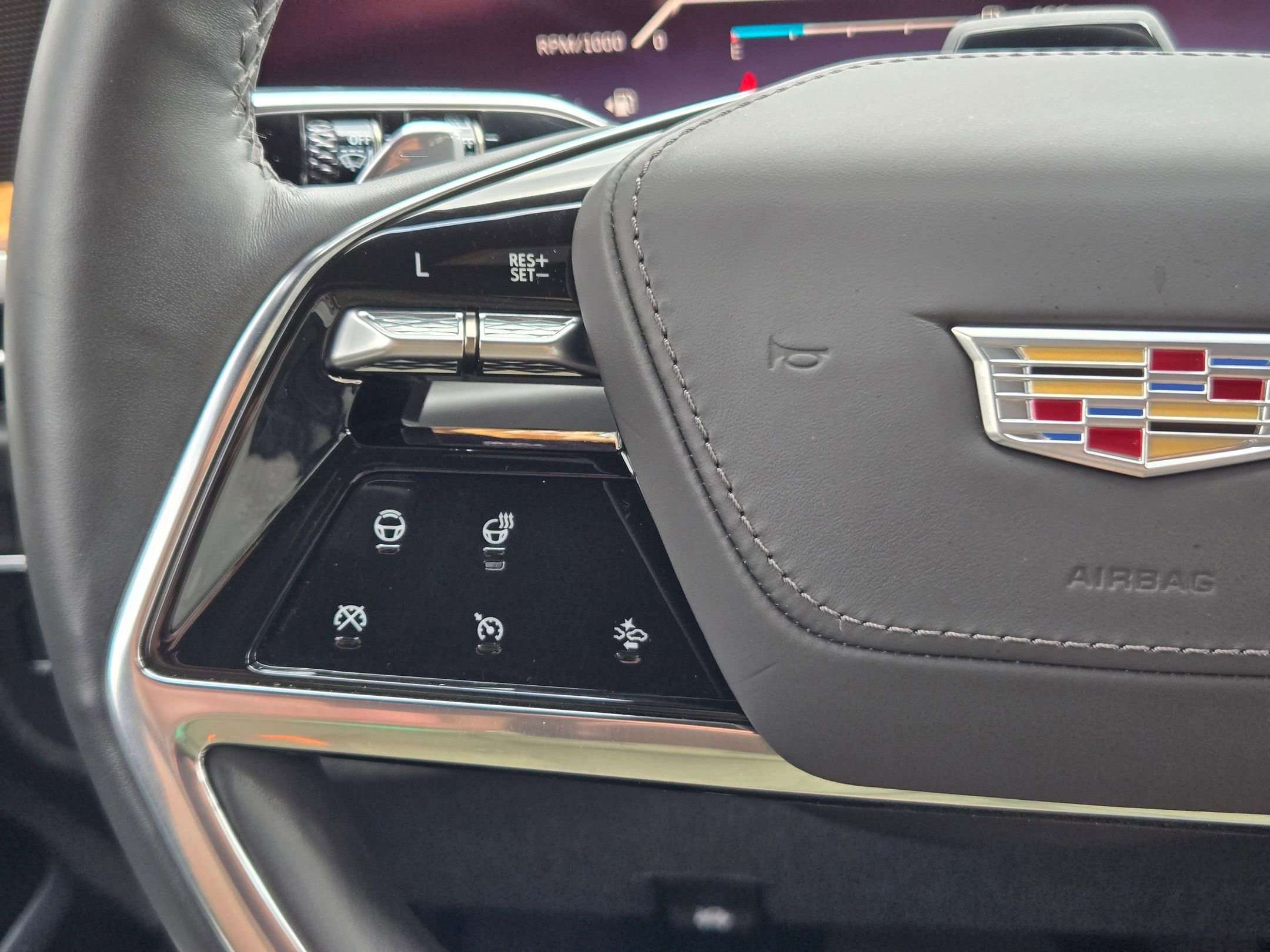 Certified 2025 Cadillac Escalade Sport Platinum w/ LPO, ONYX Package AWD/4WD image 12