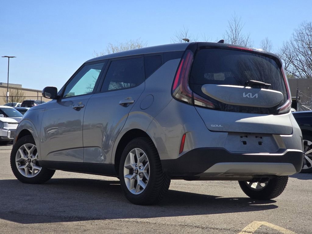 Used 2023 Kia Soul S FWD image 13