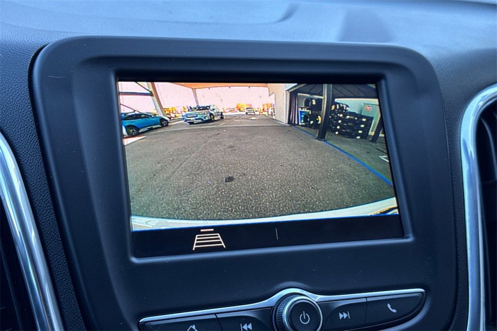 Used 2020 Chevrolet Equinox LS image 24