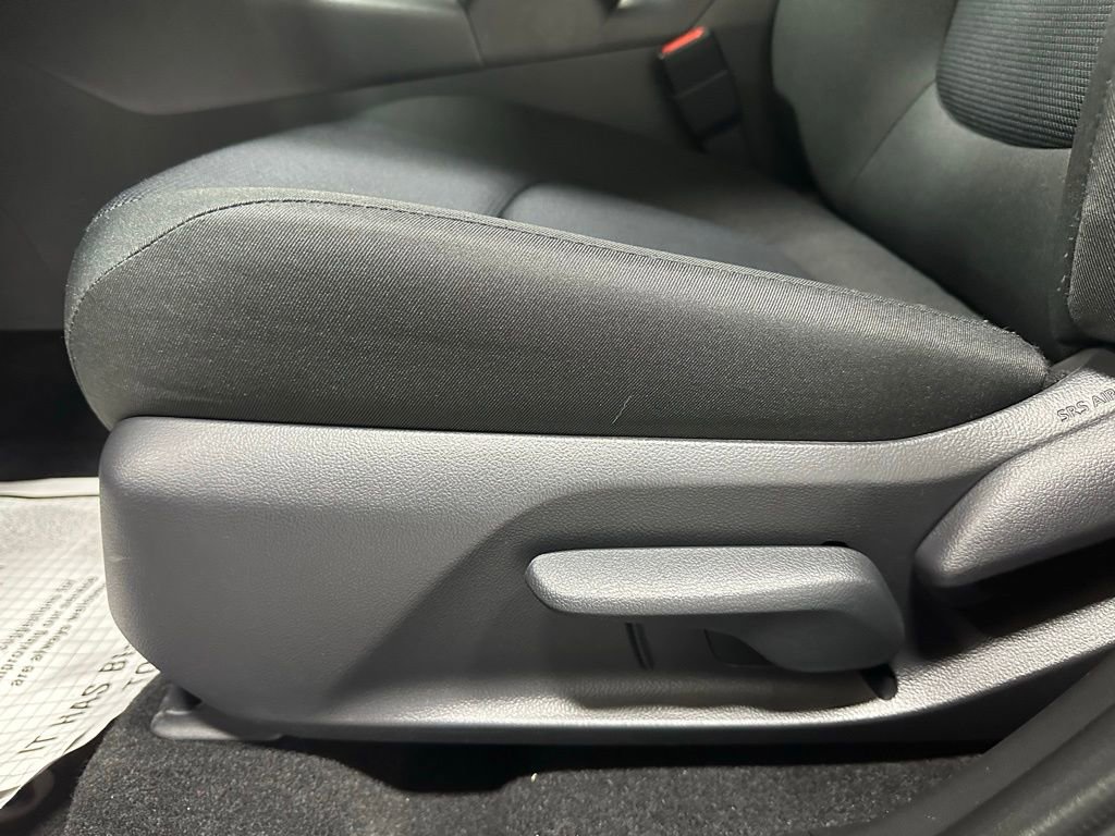 Used 2025 Toyota RAV4 LE AWD/4WD image 12