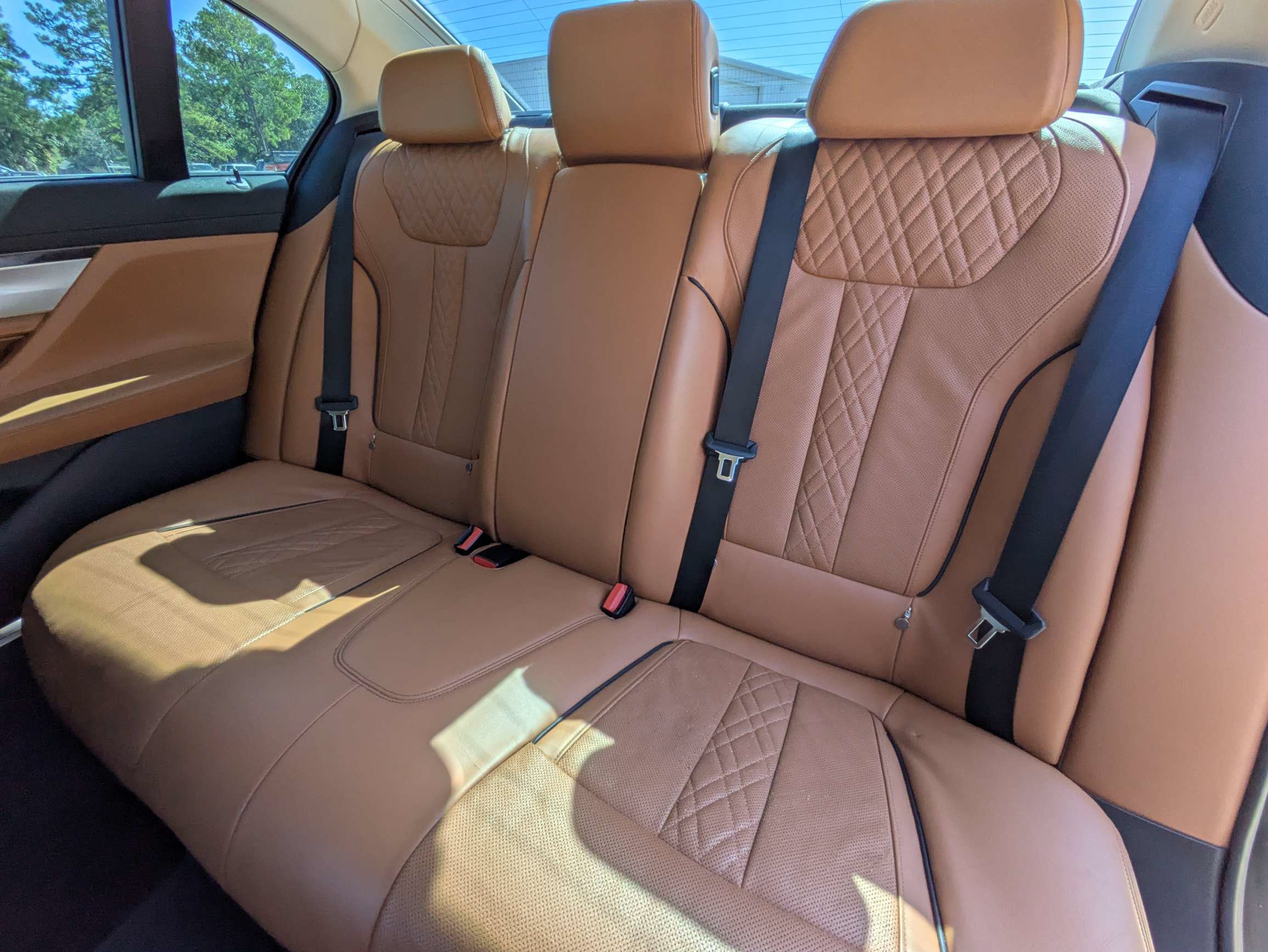 Used 2020 BMW 740i w/ Premium Package RWD image 7