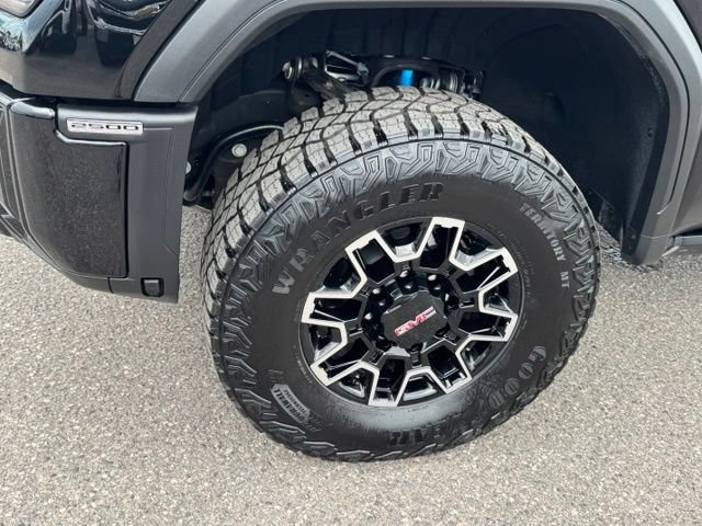 Certified 2026 GMC Sierra 2500 AT4X AWD/4WD image 10