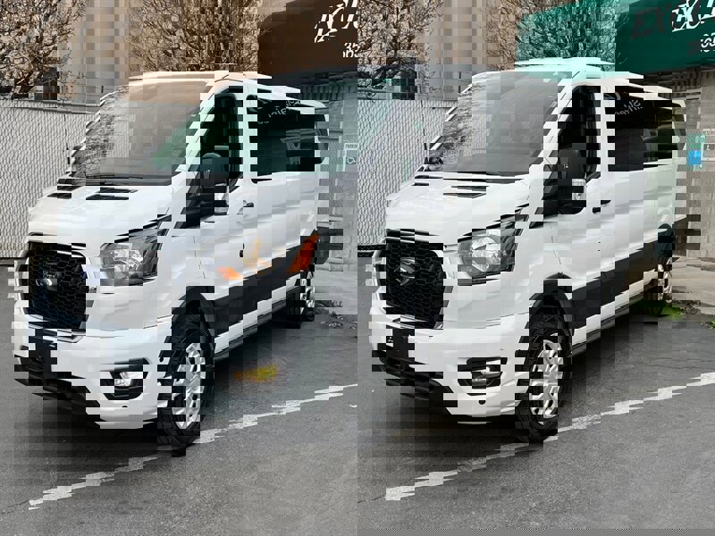 Used 2024 Ford Transit 350 XLT image 3