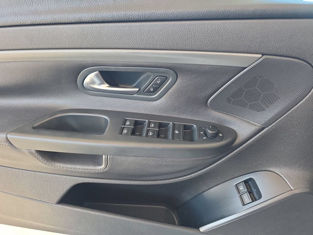 Used 2007 Volkswagen Eos 2.0T FWD image 22