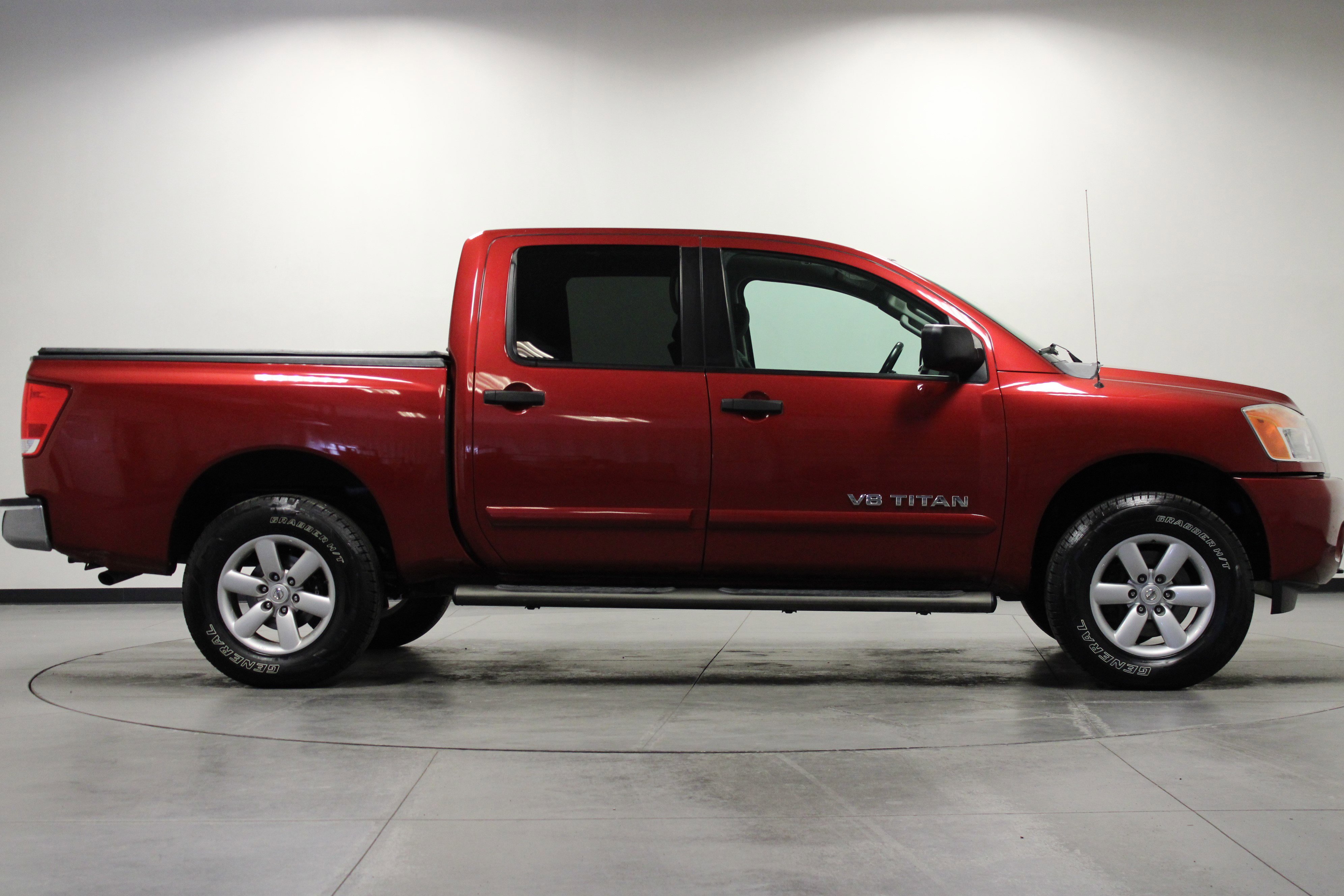 Used 2013 Nissan Titan SV w/ SV Value Truck Pkg AWD/4WD image 3