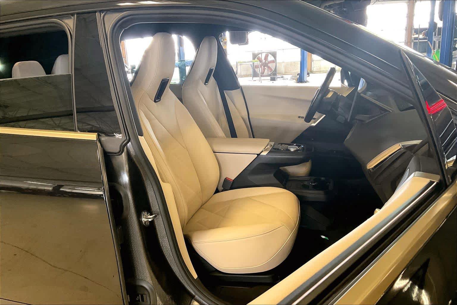Certified 2023 BMW iX xDrive50 image 8