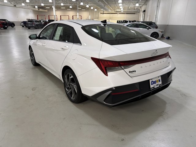 Used 2024 Hyundai Elantra Limited image 6