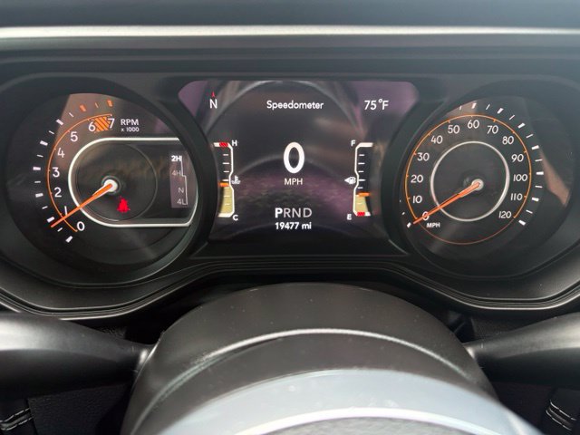 Used 2024 Jeep Wrangler Unlimited Sahara AWD/4WD image 25