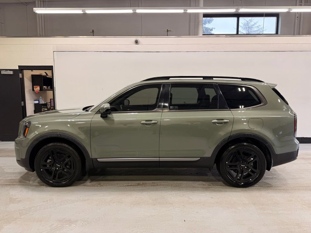 Used 2023 Kia Telluride SX image 2