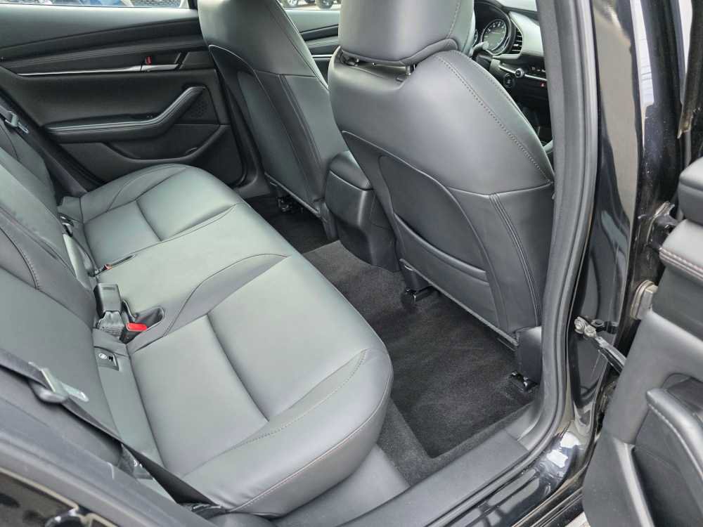 Used 2025 MAZDA MAZDA3 s image 24