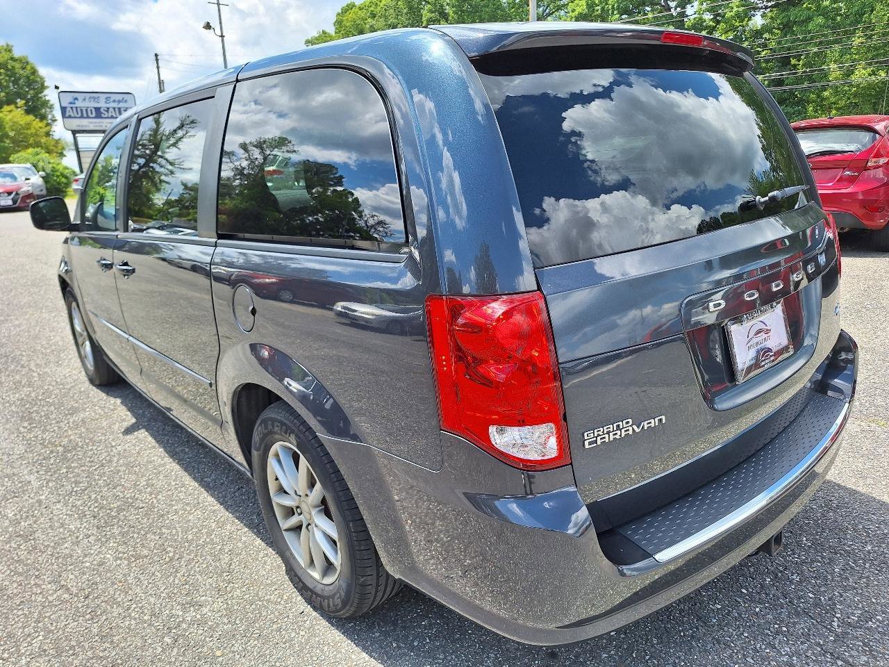 Used 2014 Dodge Grand Caravan R/T image 6