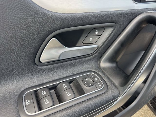 Used 2025 Mercedes-Benz CLA 250 4MATIC image 23