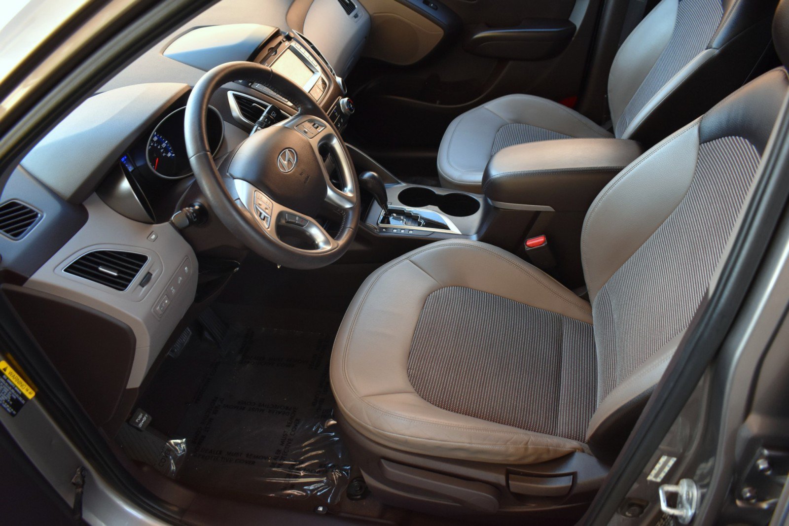 Used 2011 Hyundai Tucson GLS w/ Navigation Pkg 2 AWD/4WD image 24