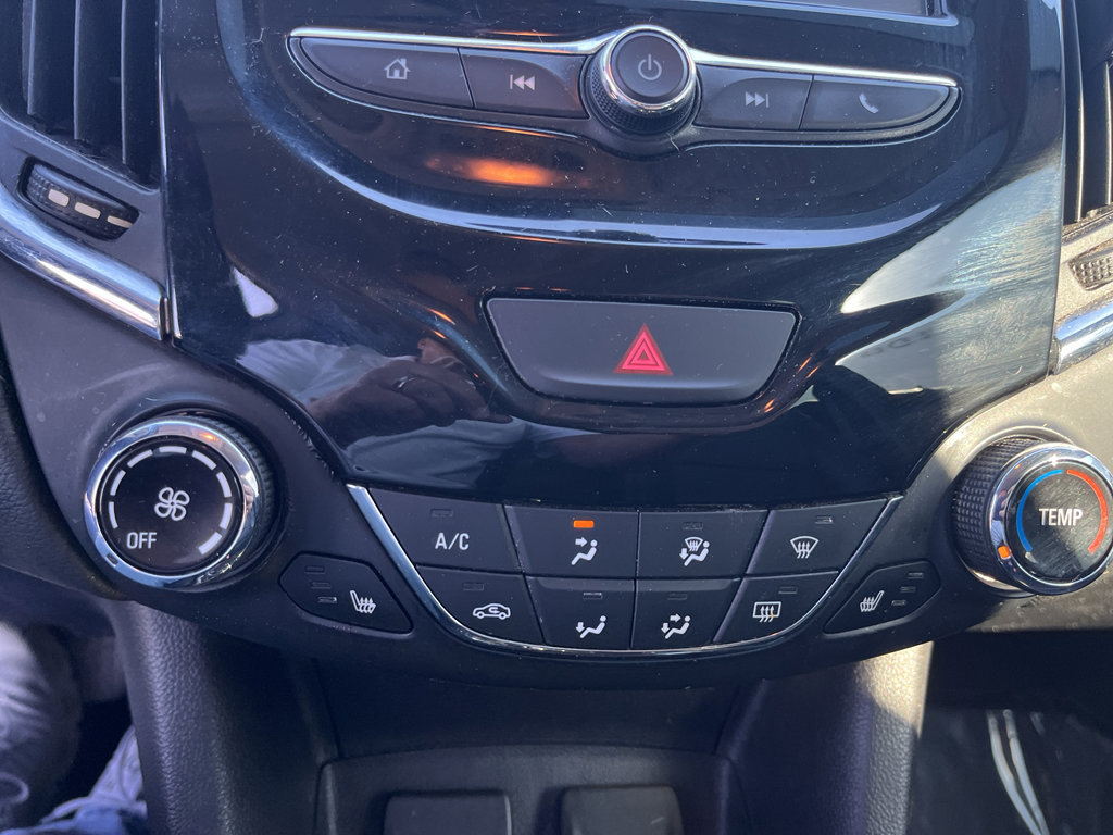 Used 2018 Chevrolet Cruze Premier FWD image 21