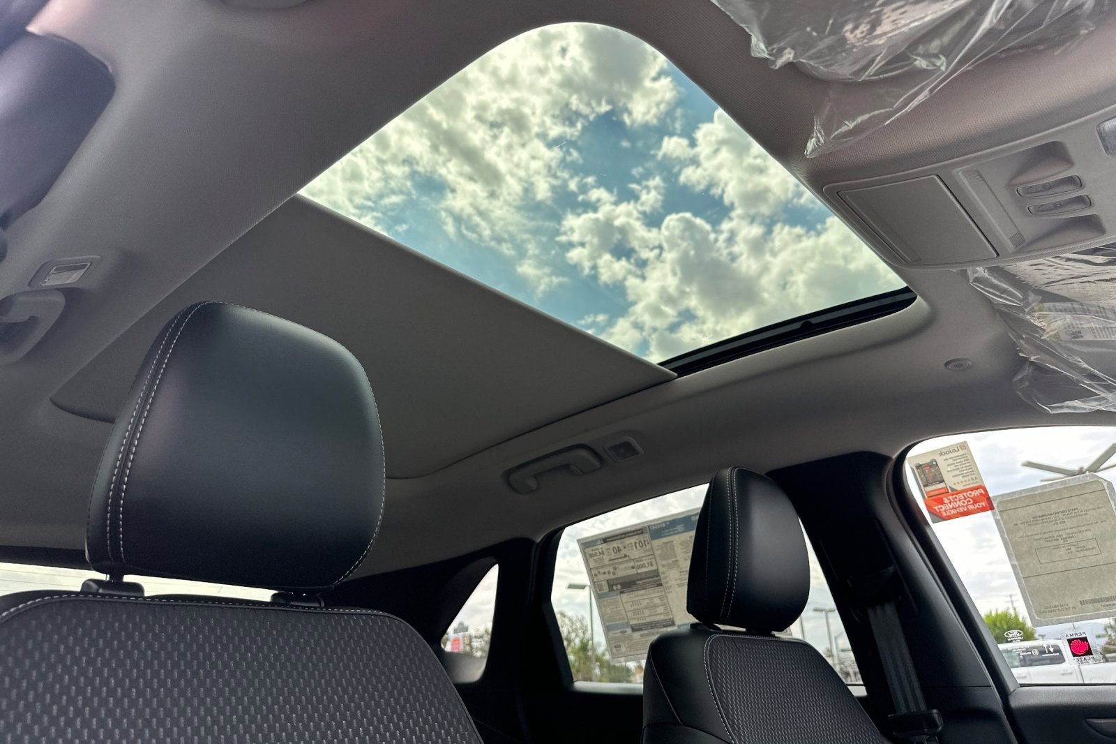 New 2025 Ford Escape SE w/ Class II Trailer Tow Package image 17