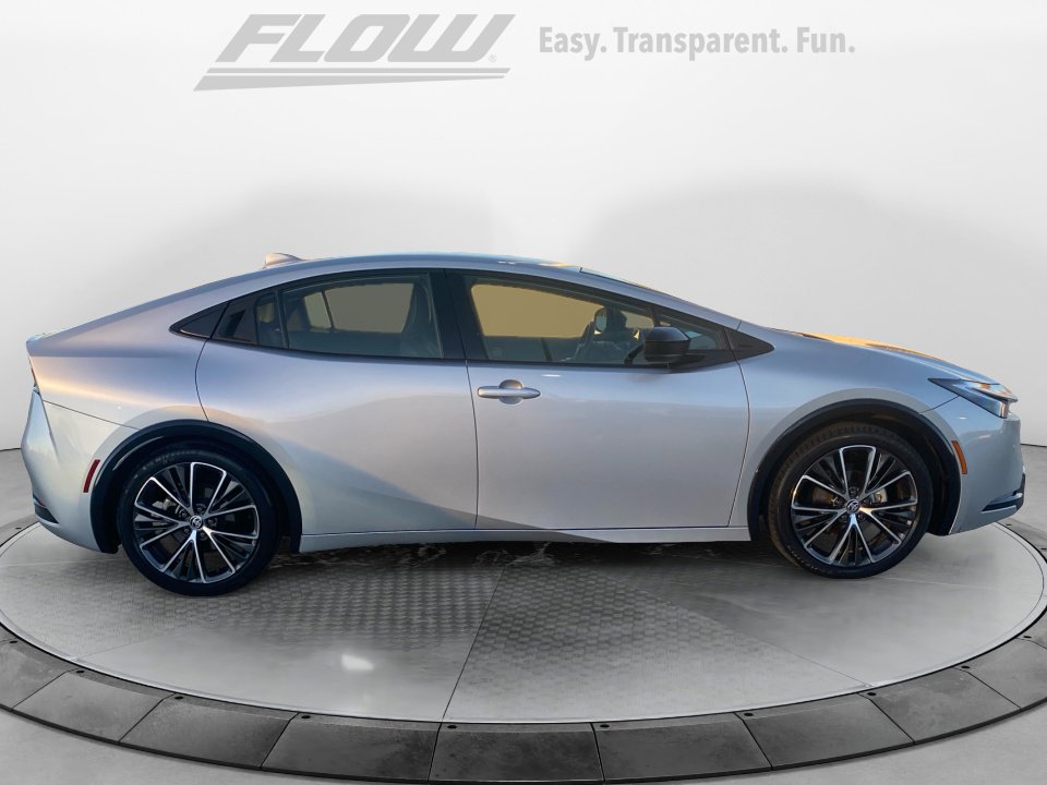 Used 2024 Toyota Prius XLE image 9