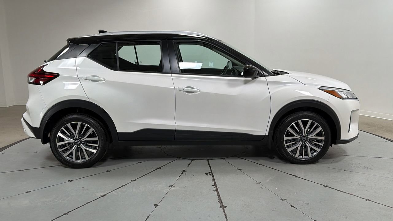 Used 2024 Nissan Kicks SV image 6
