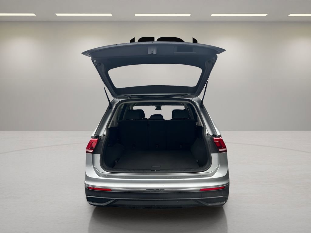 Used 2023 Volkswagen Tiguan SE image 25