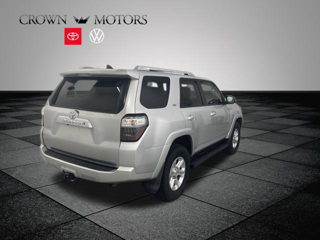 Used 2016 Toyota 4Runner SR5 AWD/4WD image 4