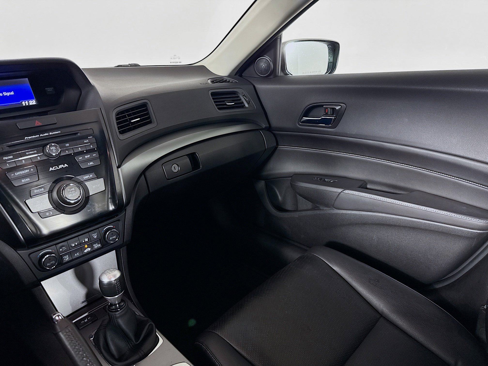Used 2014 Acura ILX w/ Premium Package image 27