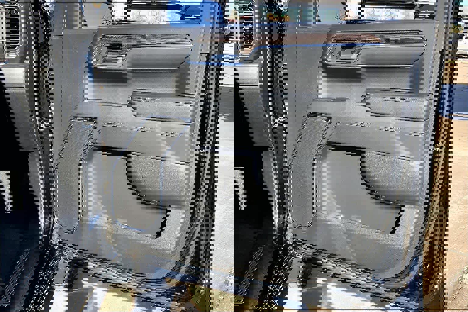 Used 2024 Chevrolet Silverado 1500 LT w/ Z71 Off-Road Package image 21