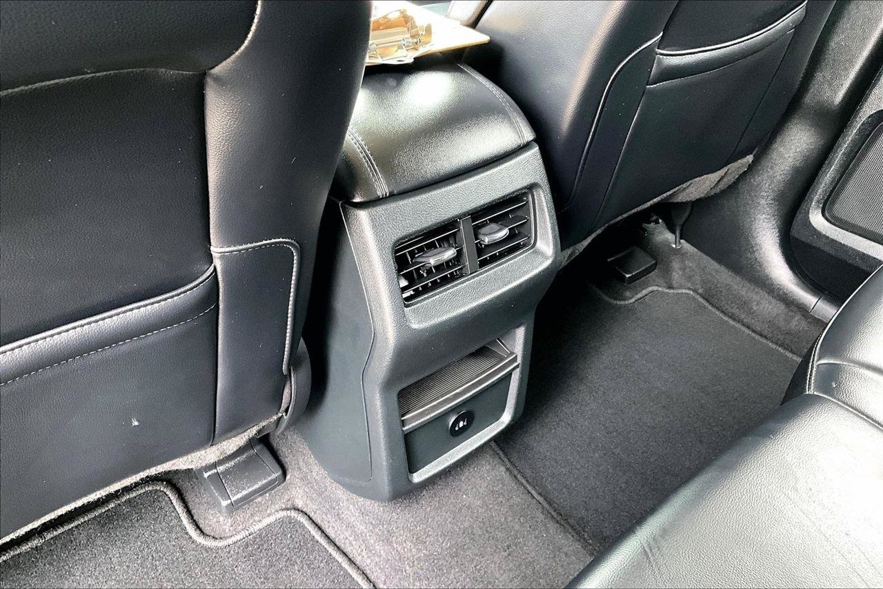 Used 2024 Ford Edge SEL AWD/4WD image 10