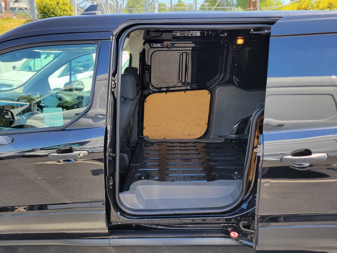 Used 2022 Ford Transit Connect XL image 18