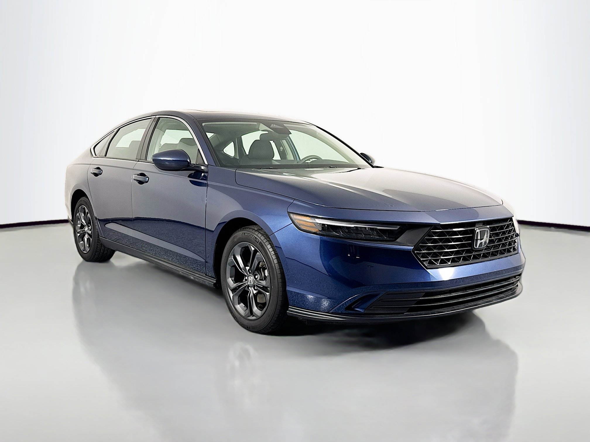 Certified 2023 Honda Accord EX image 3