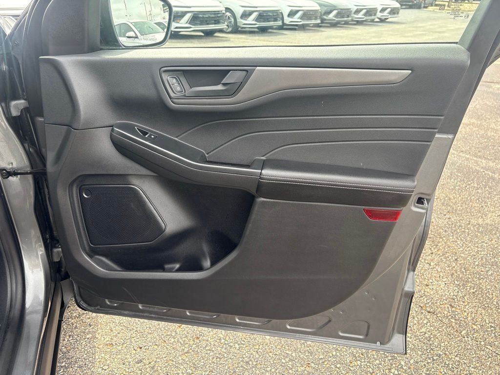 Used 2025 Ford Escape Active w/ Cold Weather Package FWD image 34