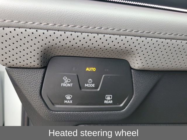 Used 2024 Volkswagen Atlas Peak Edition SE image 8