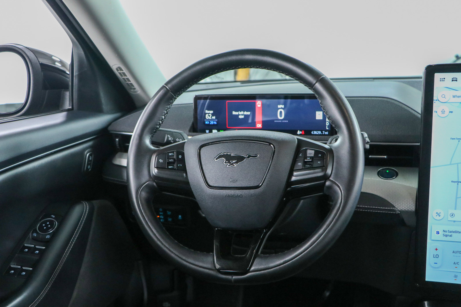 Used 2022 Ford Mustang Mach-E Select RWD image 12