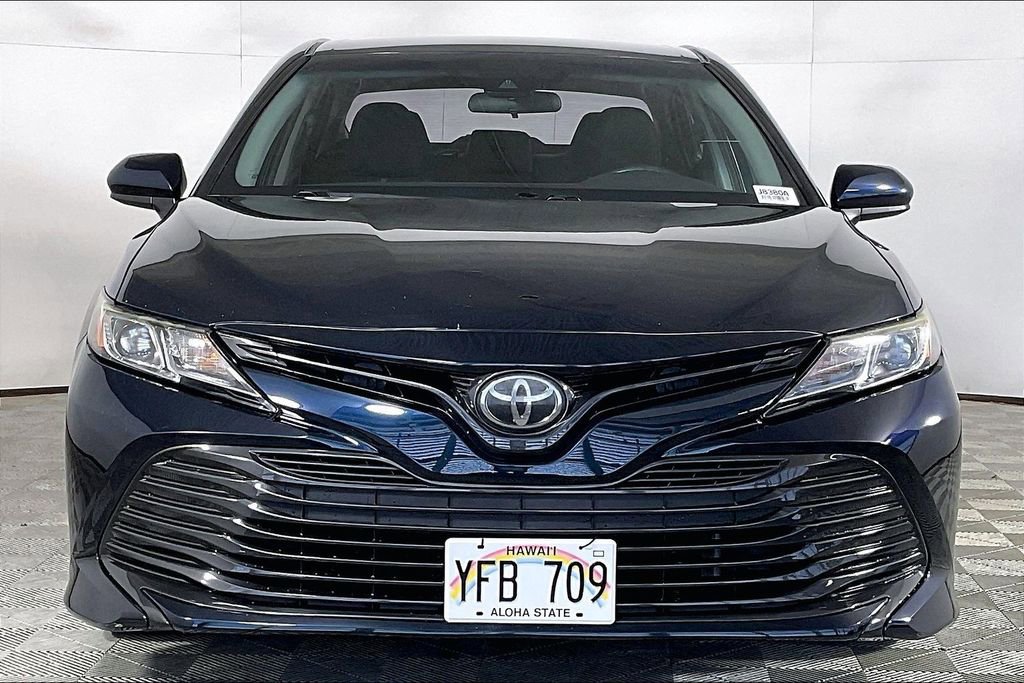 Used 2018 Toyota Camry LE FWD image 2