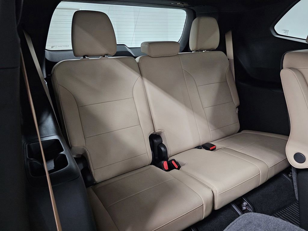 Used 2025 Buick Enclave Preferred w/ Power Package AWD/4WD image 26