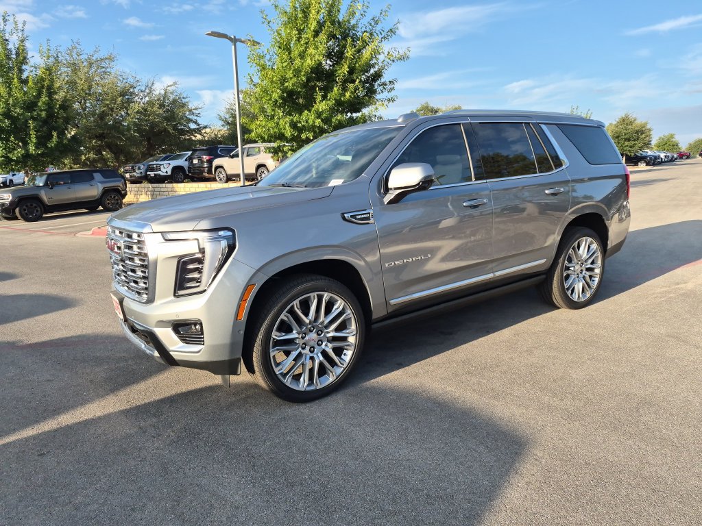 New 2026 GMC Yukon Denali w/ Denali Reserve Package AWD/4WD image 3