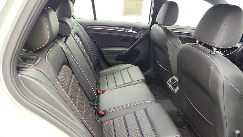 Used 2019 Volkswagen Golf R 4-Door AWD/4WD image 23