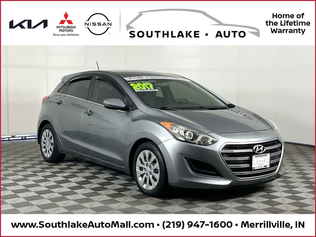 Used 2017 Hyundai Elantra GT FWD image 1