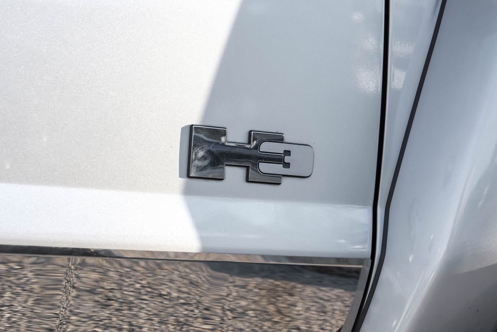 Used 2010 HUMMER H3 Luxury w/ Appearance Package image 49