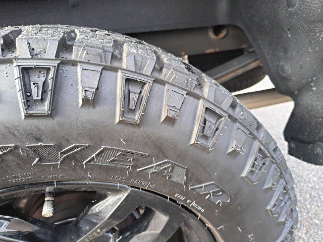 Used 2021 Chevrolet Silverado 1500 LT Trail Boss w/ Convenience Package II image 9