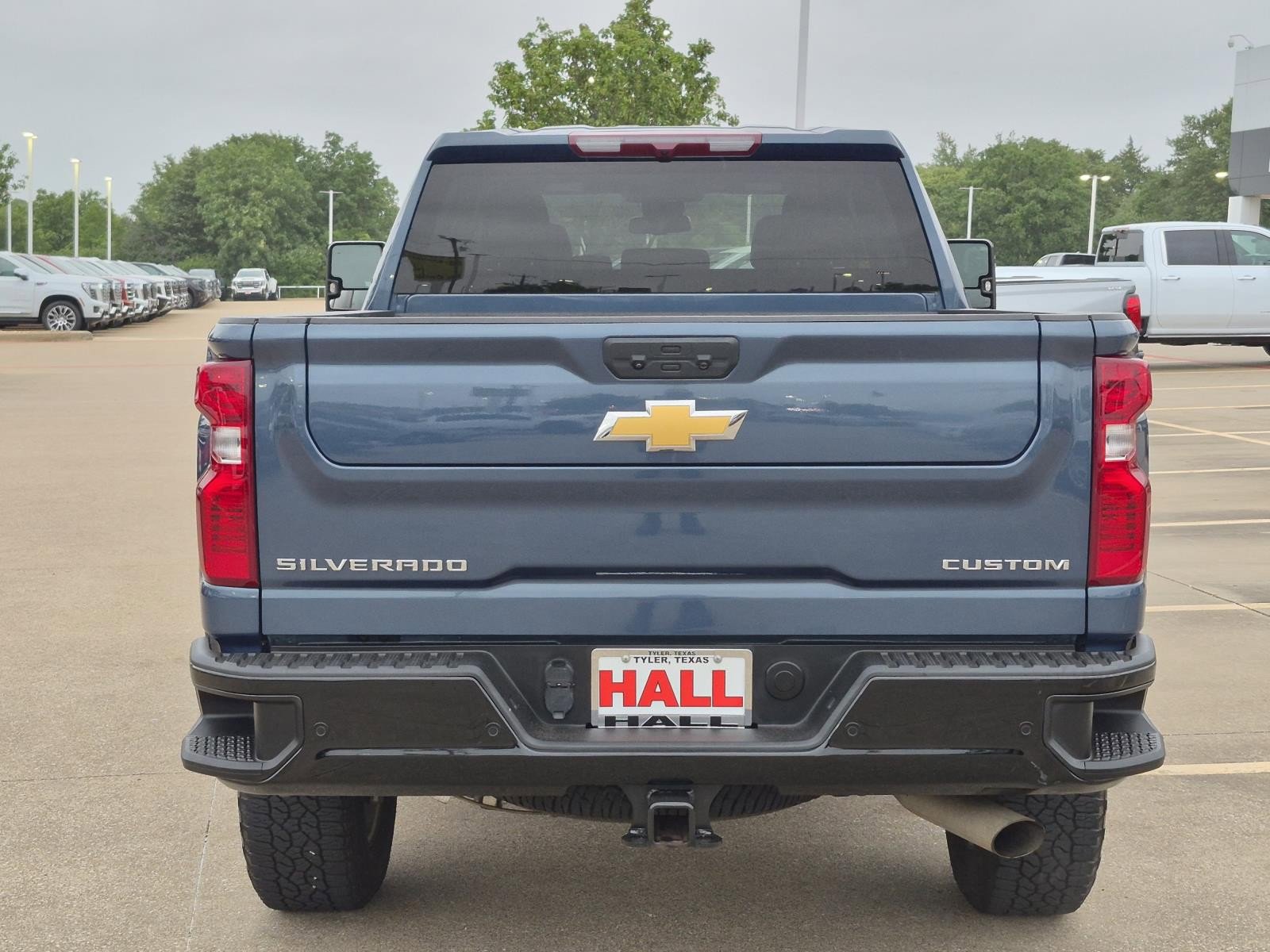Used 2024 Chevrolet Silverado 2500 Custom w/ Custom Value Package AWD/4WD image 5