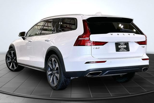 Certified 2021 Volvo V60 T5 Cross Country w/ Climate Package AWD/4WD image 15