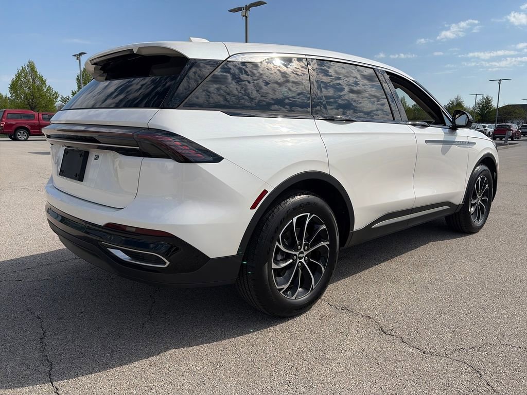 Used 2025 Lincoln Nautilus Premier AWD/4WD image 7