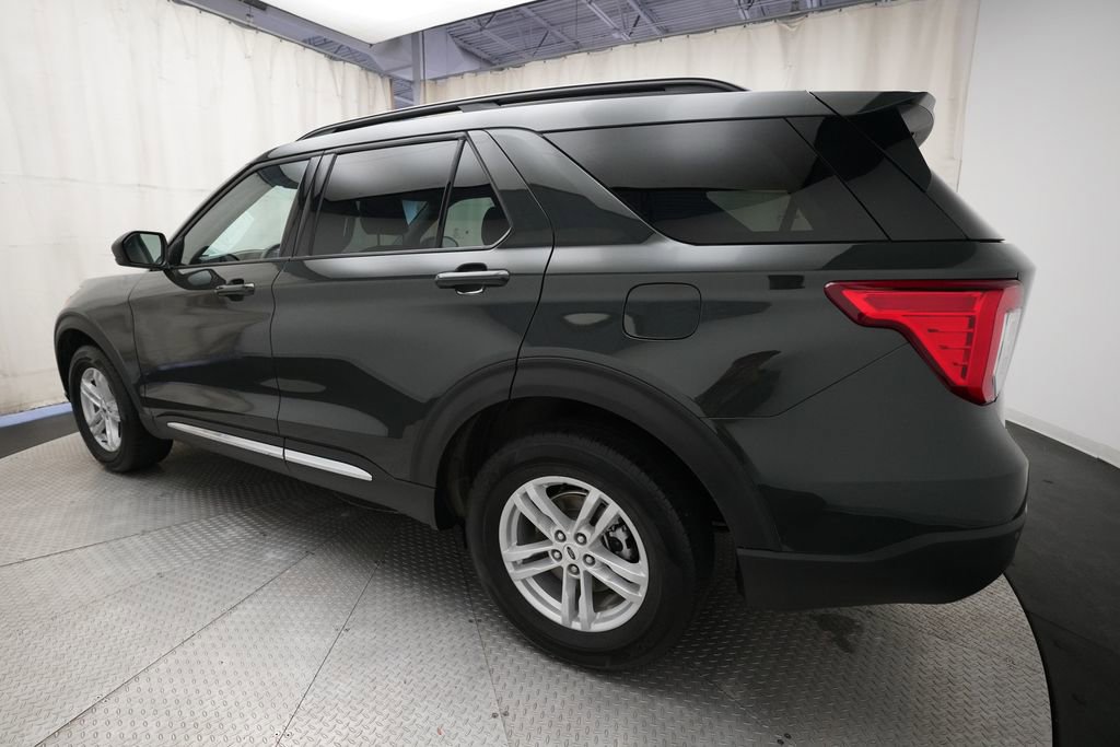 Used 2023 Ford Explorer XLT w/ Equipment Group 202A AWD/4WD image 32